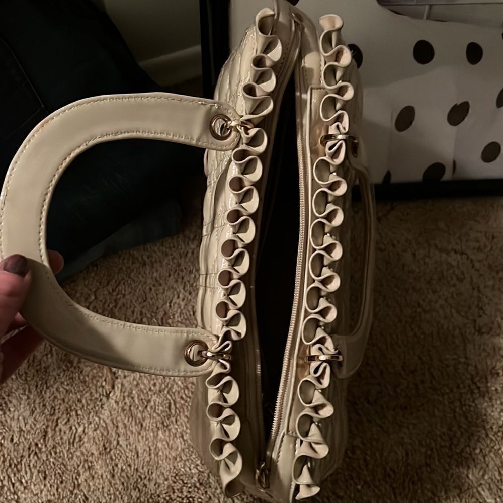 Cream Ruffled Quilted Handbag - Picture 2 of 4